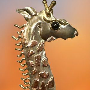 Giraffe - Pendant or Brooch